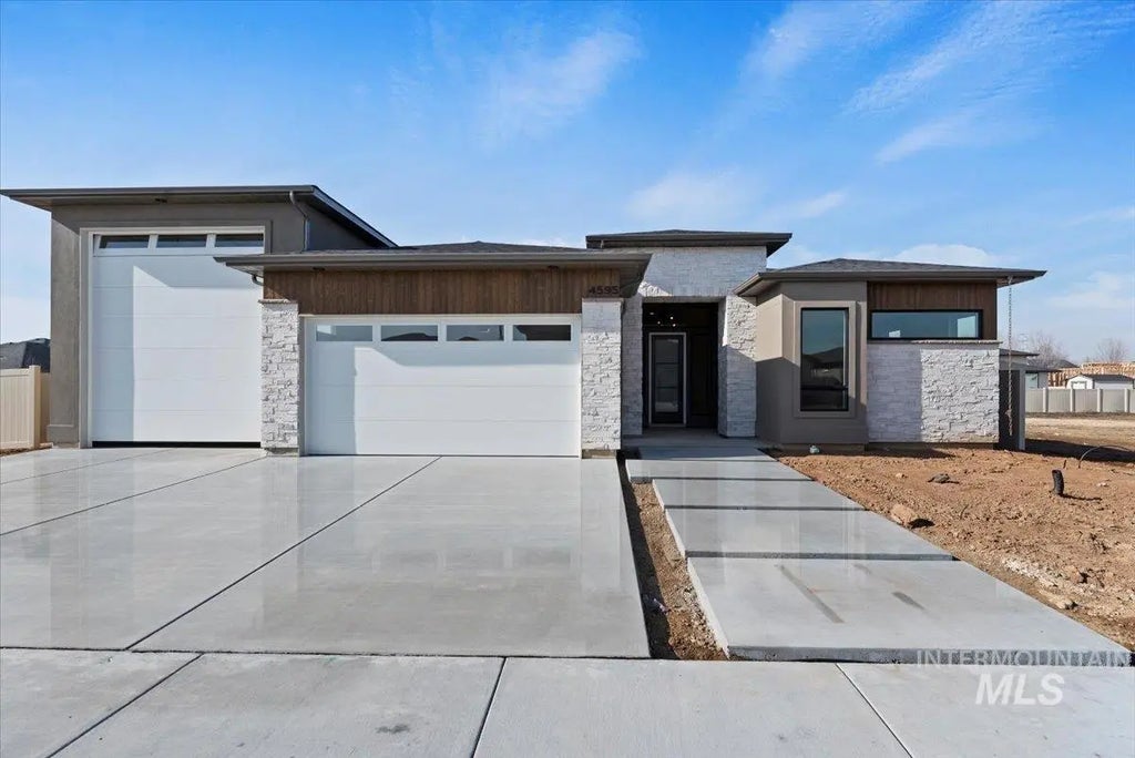 4595 N Arches Ave, Meridian