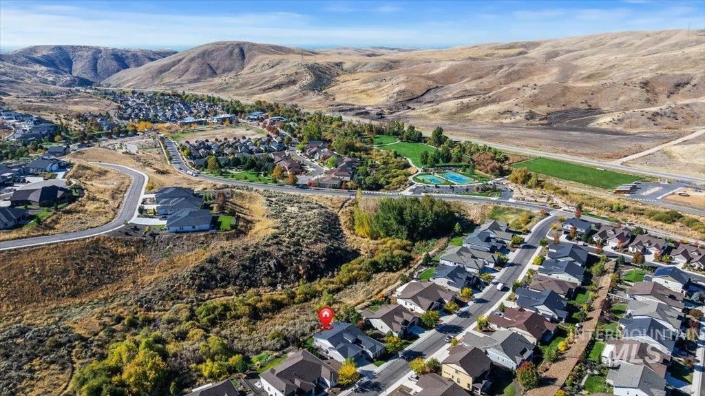 5531 W Creeks Edge Drive, Boise