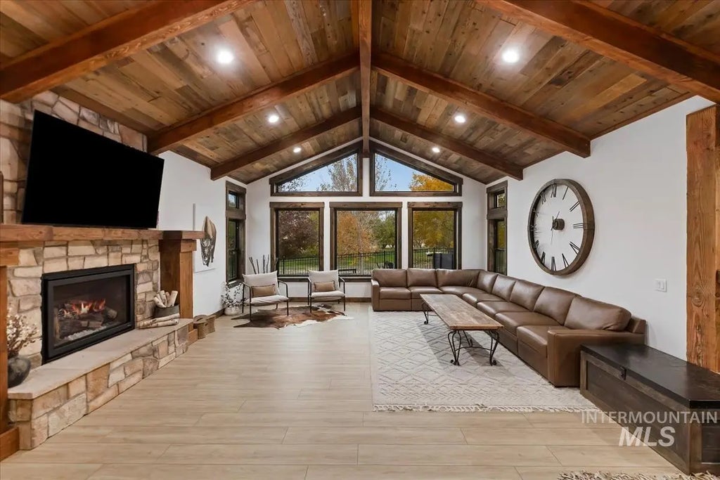 1417 N Kcid Rd, Caldwell