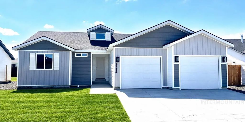 1115 Meadow Lake Loop, Buhl