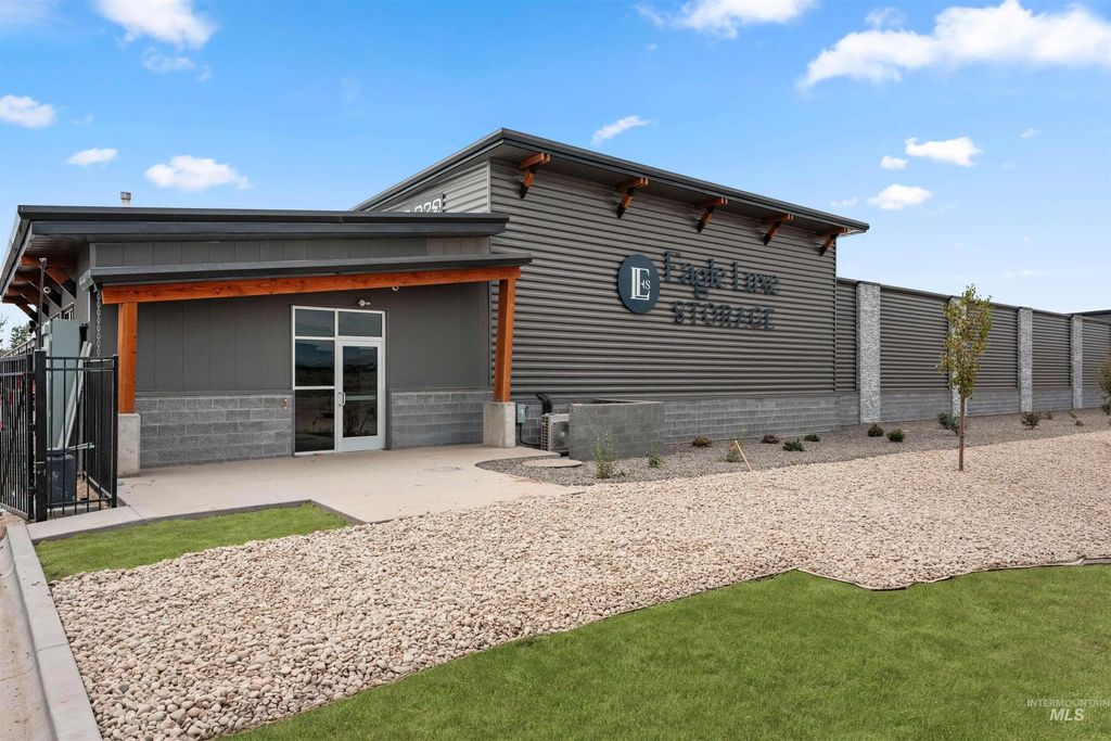 823 N Highway 16 #186, Eagle