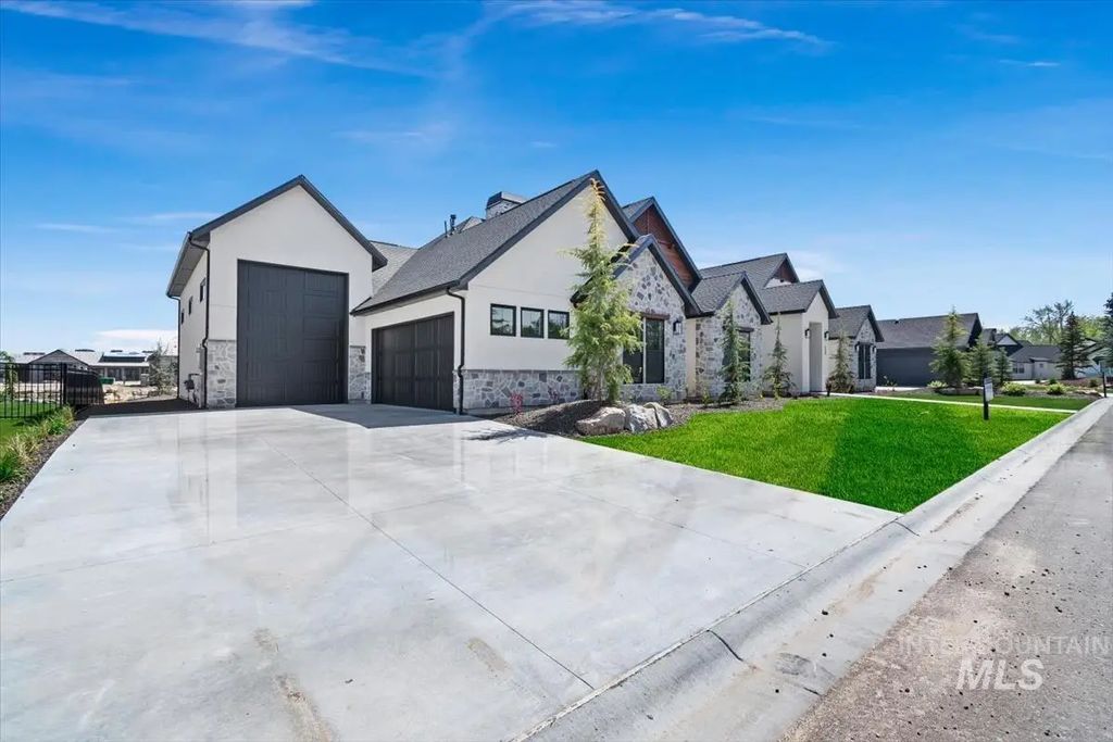 539 Century Ave, Middleton