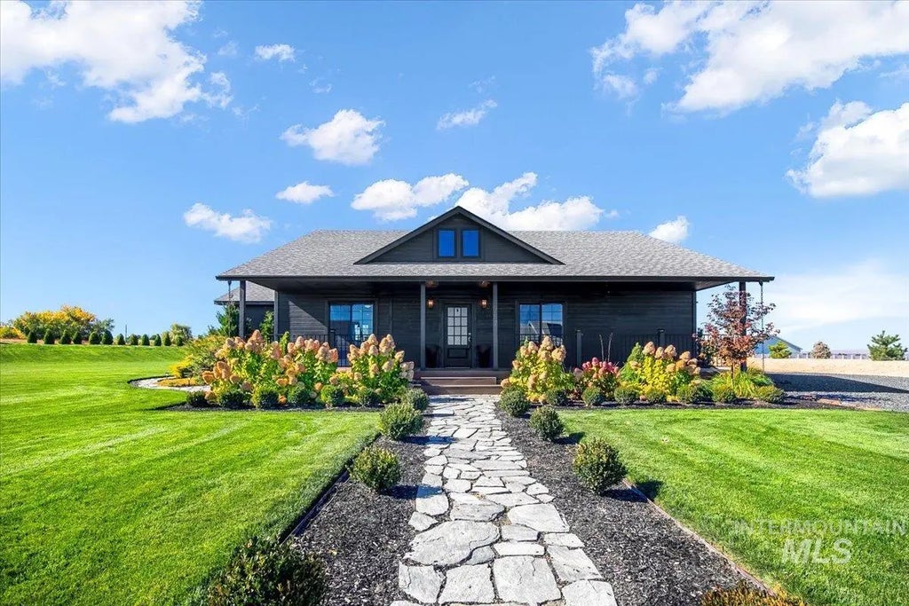 2757 Sw 3rd. Ave., New Plymouth