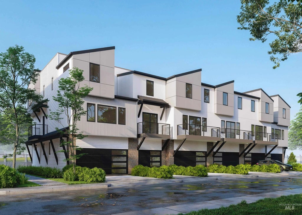 441 E Lotus Ln, Garden City