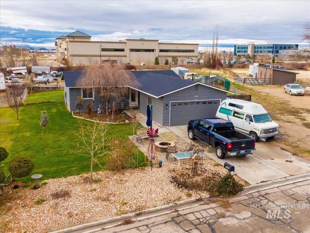 1315 Jade, Meridian