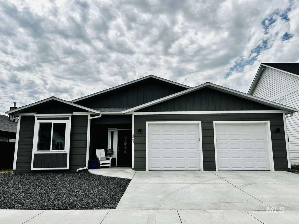 2003 Westview Dr, Moscow