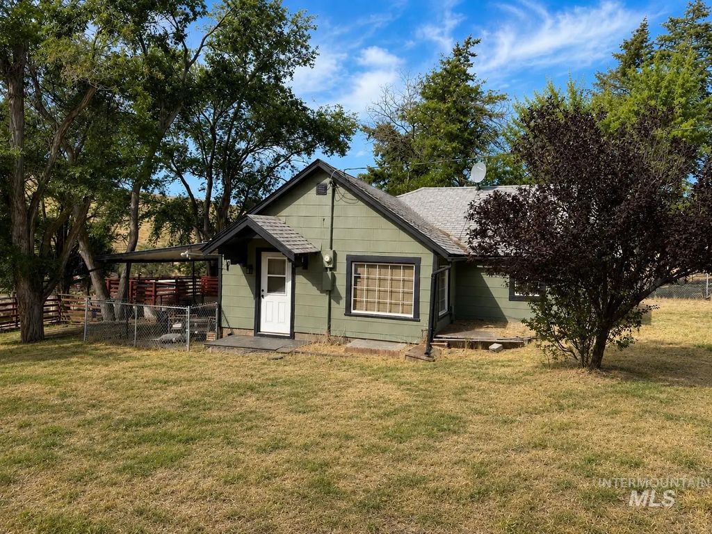 259 Highway 12, Pomeroy