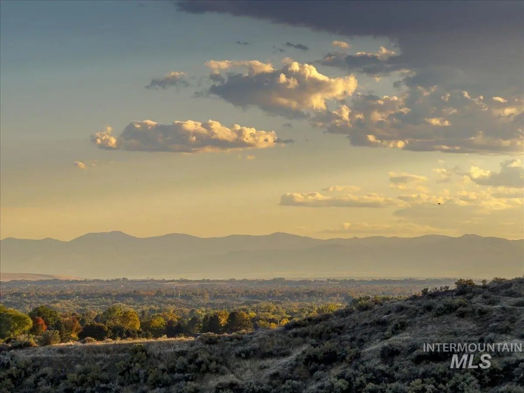 5735 N Willow Creek Rd, Eagle