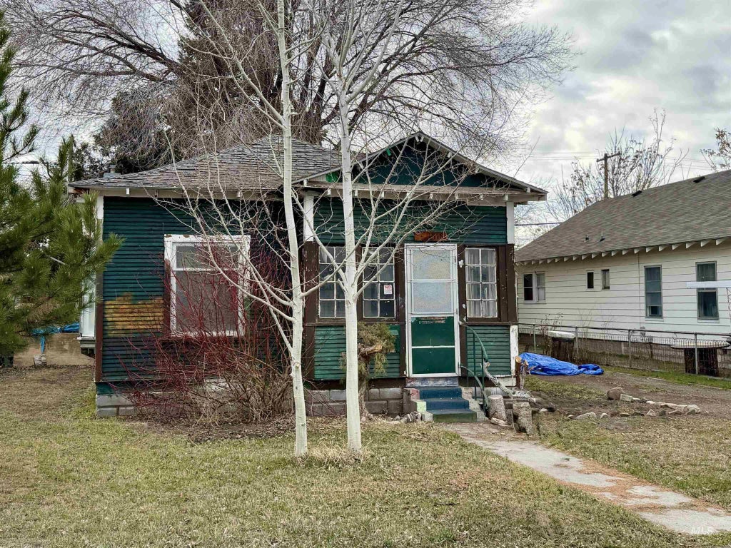 1818 Overland Avenue, Burley