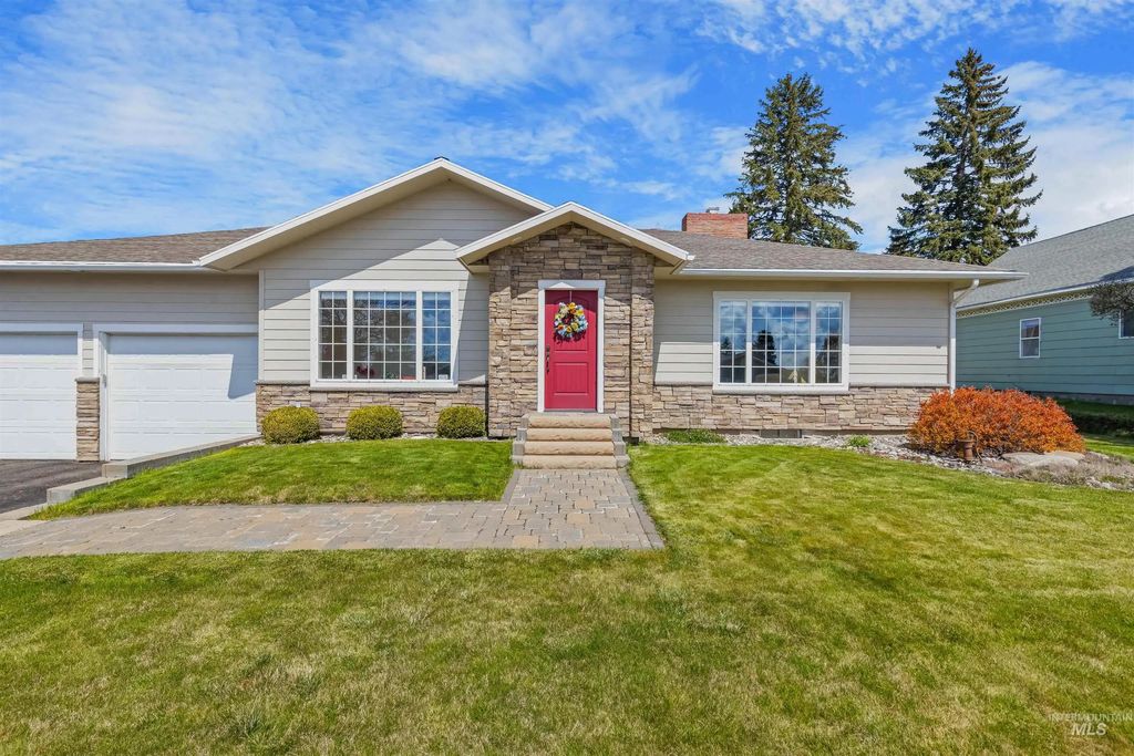 404 Halliday St, Craigmont