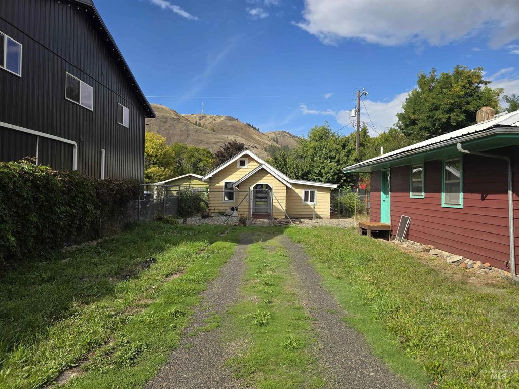 210 Pine Ave, Kooskia