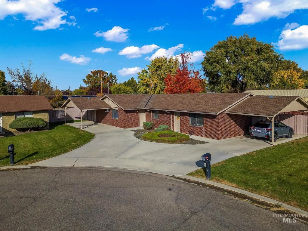 210 N Park Ave, Fruitland