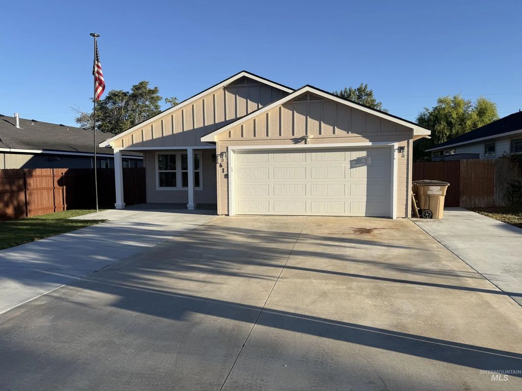 618 E 6th St, Emmett
