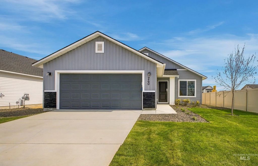 240 N Tideberry Ave, Kuna