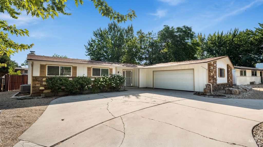 4054 N Maple Grove Rd, Boise