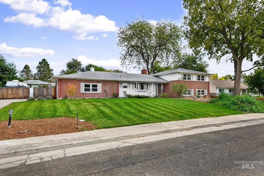 2015 Idaho Ave, Caldwell