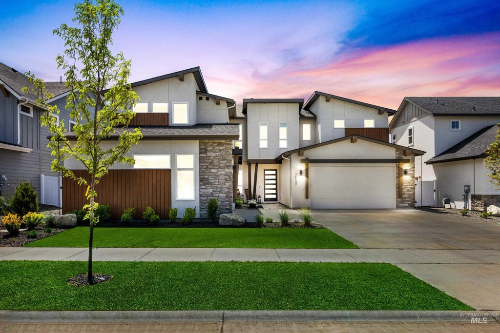 7469 W Diamond Lake Dr, Boise