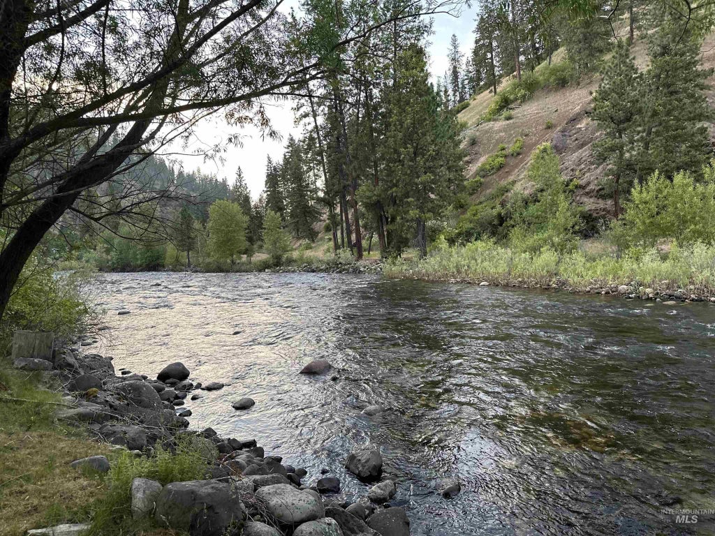 5434 Hwy 95, New Meadows