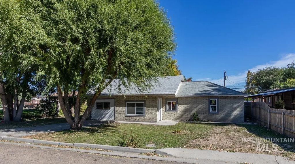 609 E Freeport, Caldwell