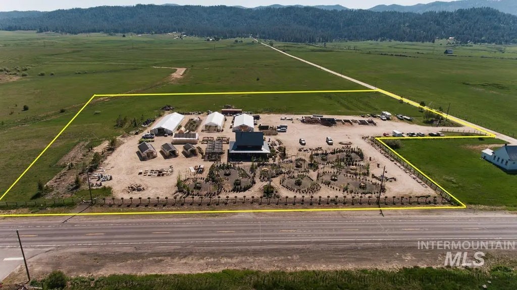 12 Alpha Lane, Cascade