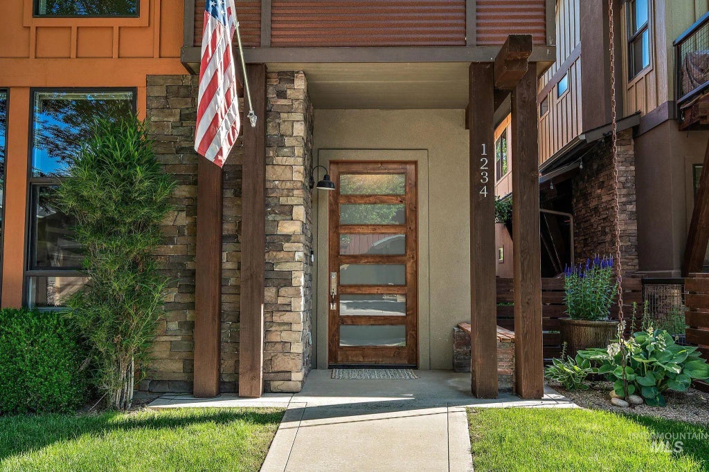 1234 E Lone Shore Dr, Eagle