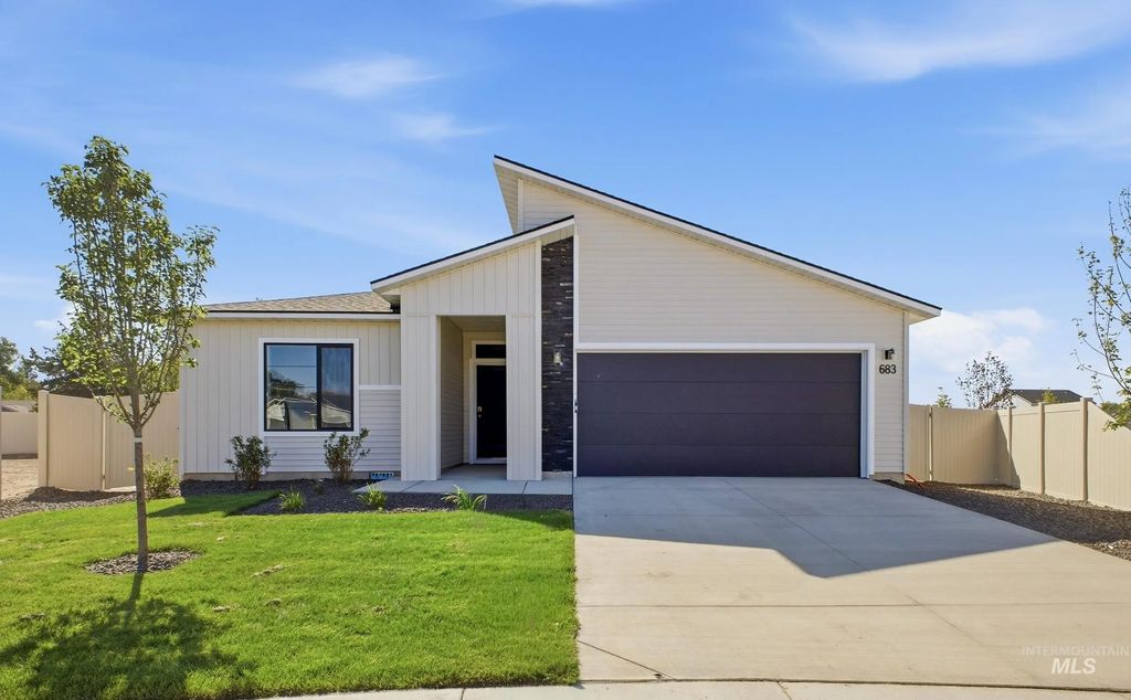 683 W Novak Dr, Emmett