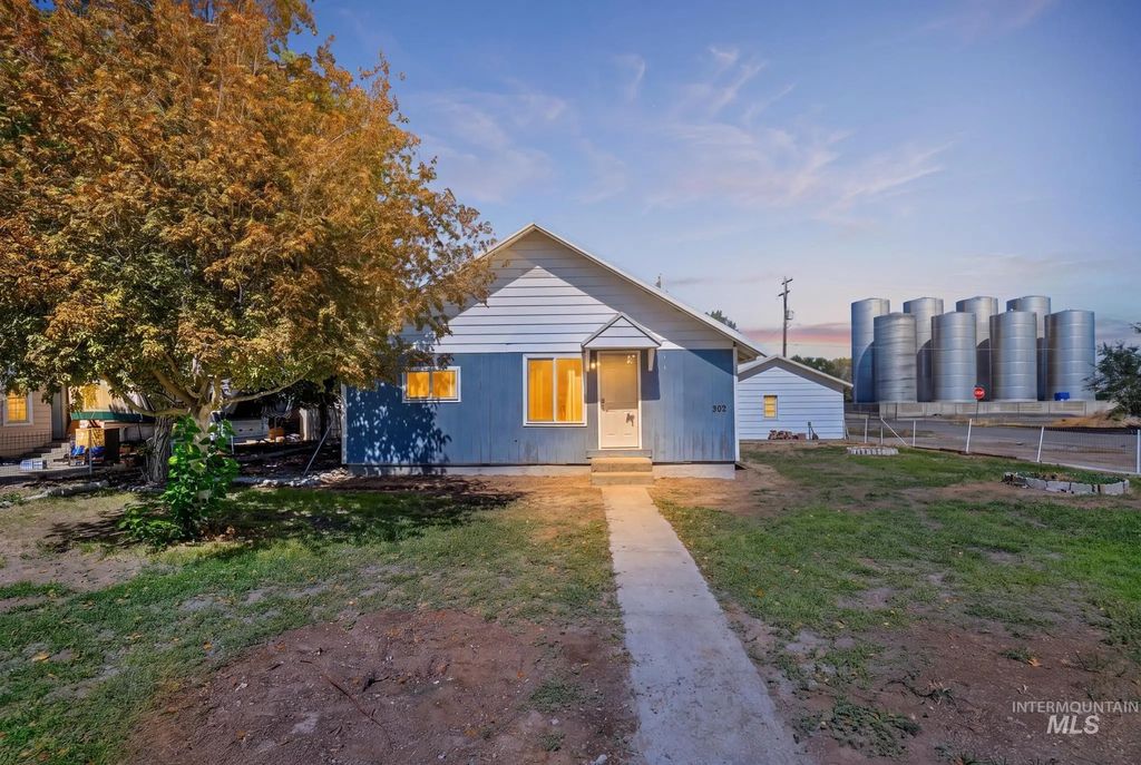 202 W Midway St, Filer