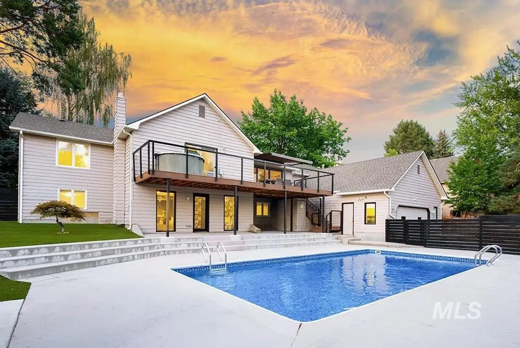 2501 E Parkside Dr, Boise