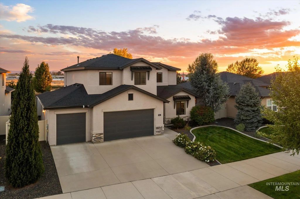 641 E Crest Ridge Dr, Meridian