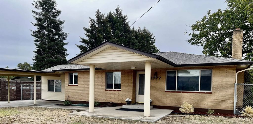 1777 4th Ave., Clarkston