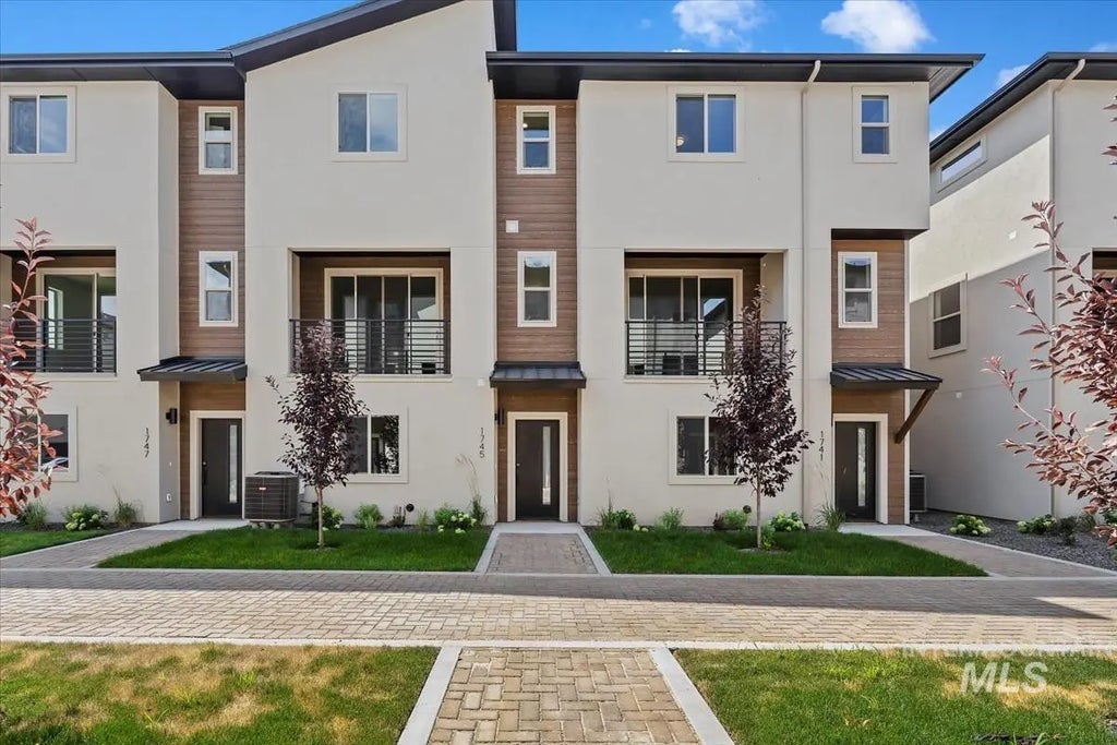 1703 S Rock View Ln, Boise