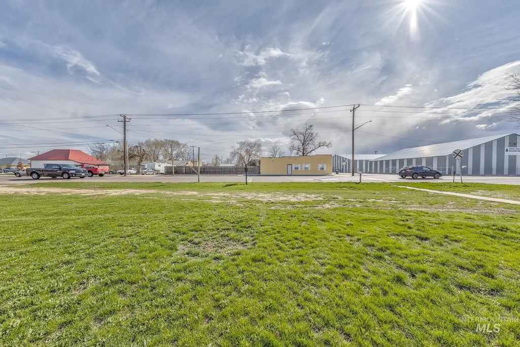 107 Se 5th Ave, Ontario