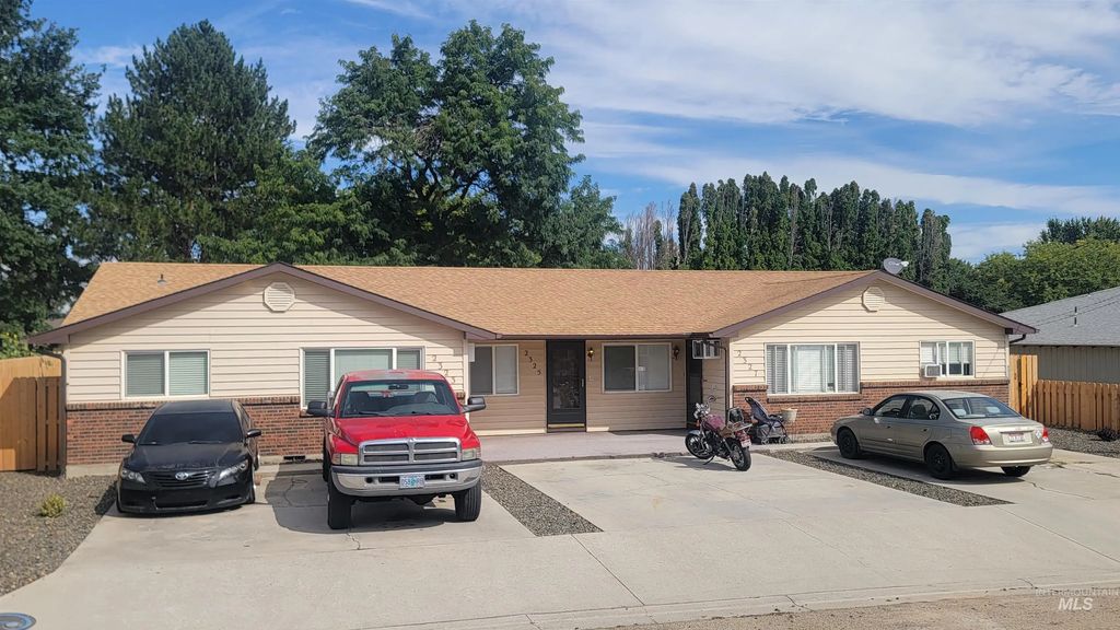 2323 Hillcrest, Caldwell