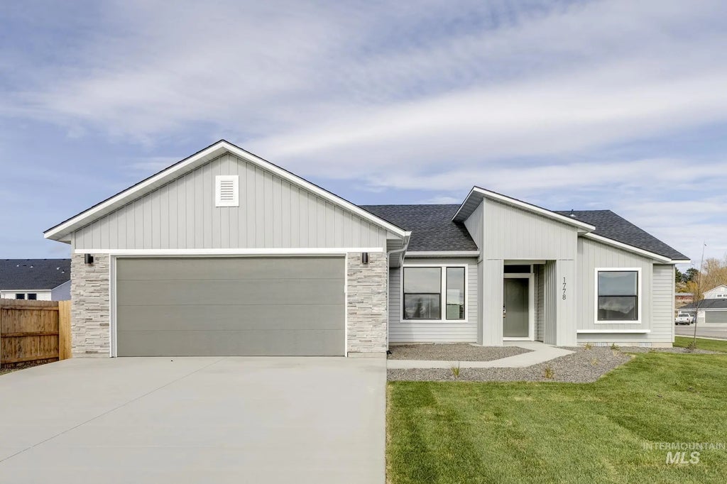 1778 Old Mill St, Middleton