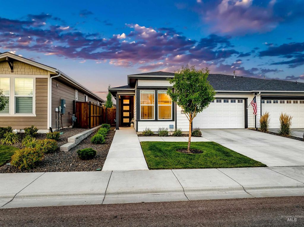 12136 S Glory Ln, Kuna