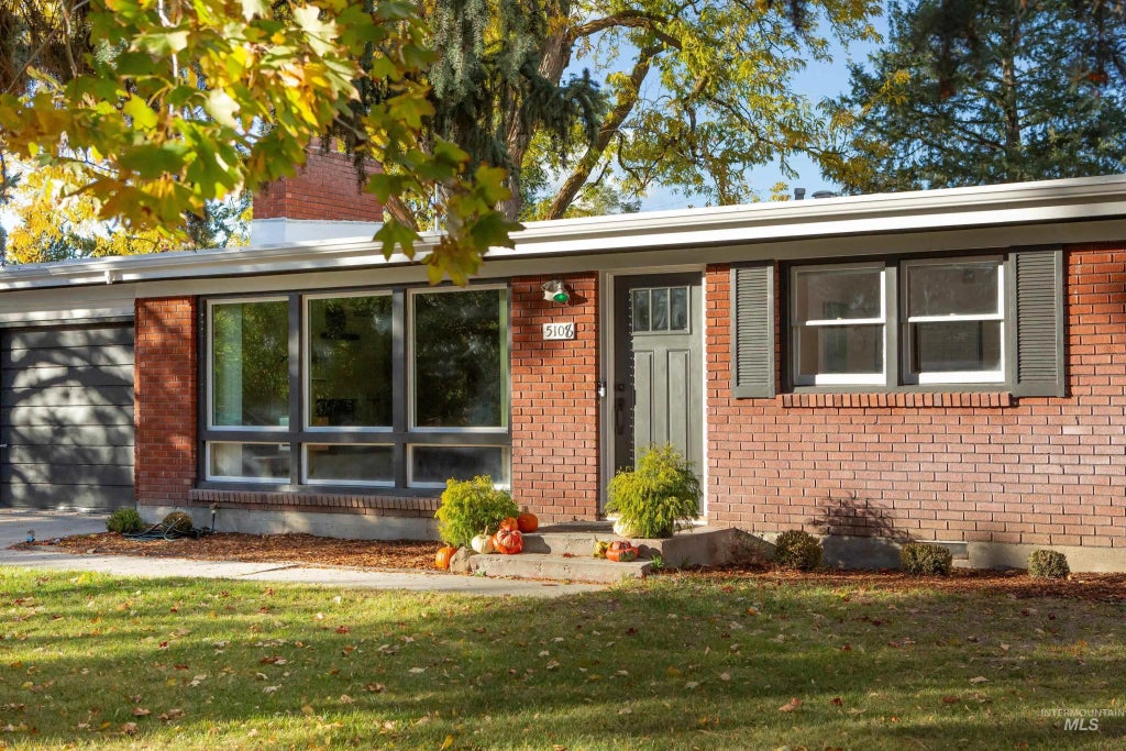 5108 W Hill Road, Boise