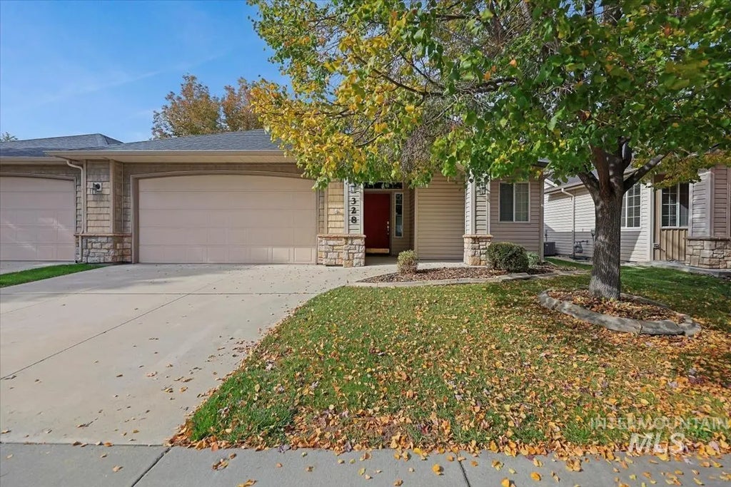 328 S Golden Eagle, Eagle