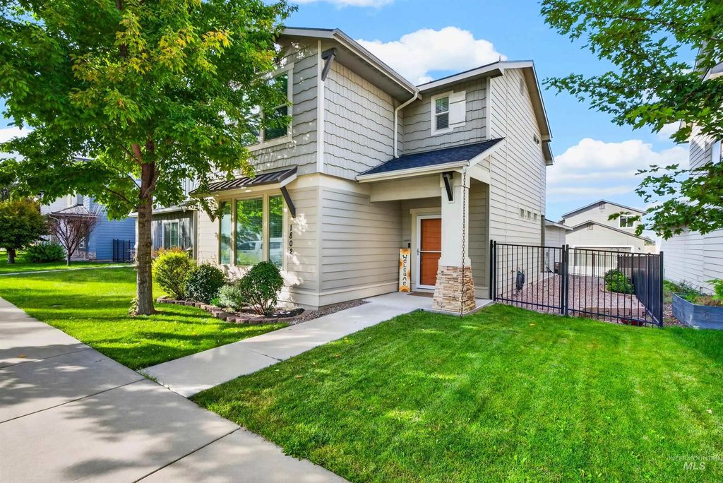 1802 W Heavy Timber Dr, Meridian