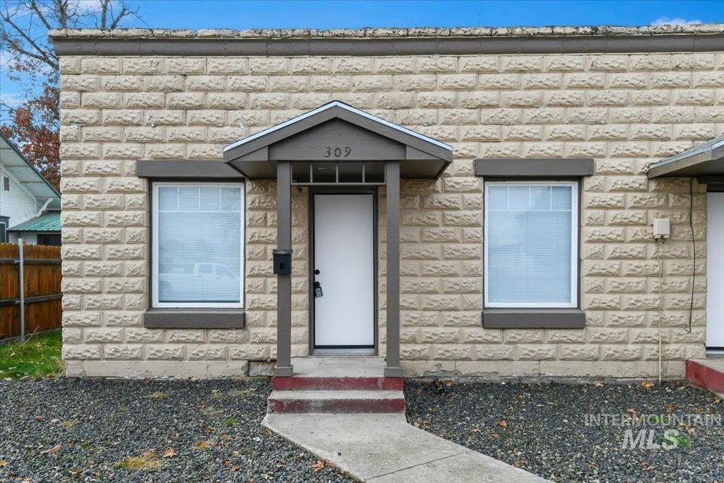 309-311 N Commercial Ave, Emmett