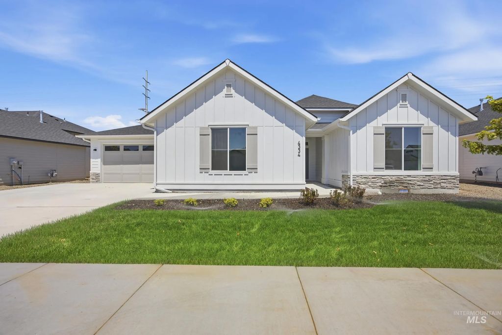 1015 E Crab Springs St, Nampa