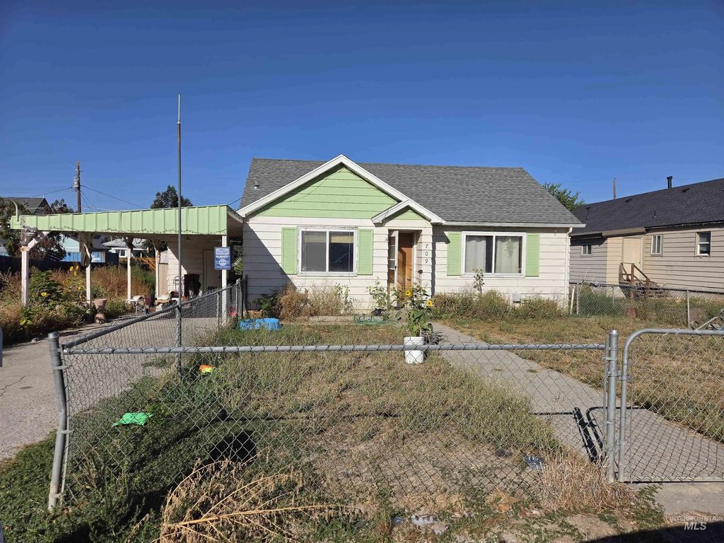 709 N 7th St, Parma