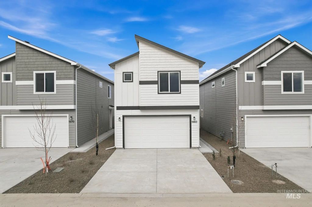 1890 Nw Strahorn Dr., Mountain Home