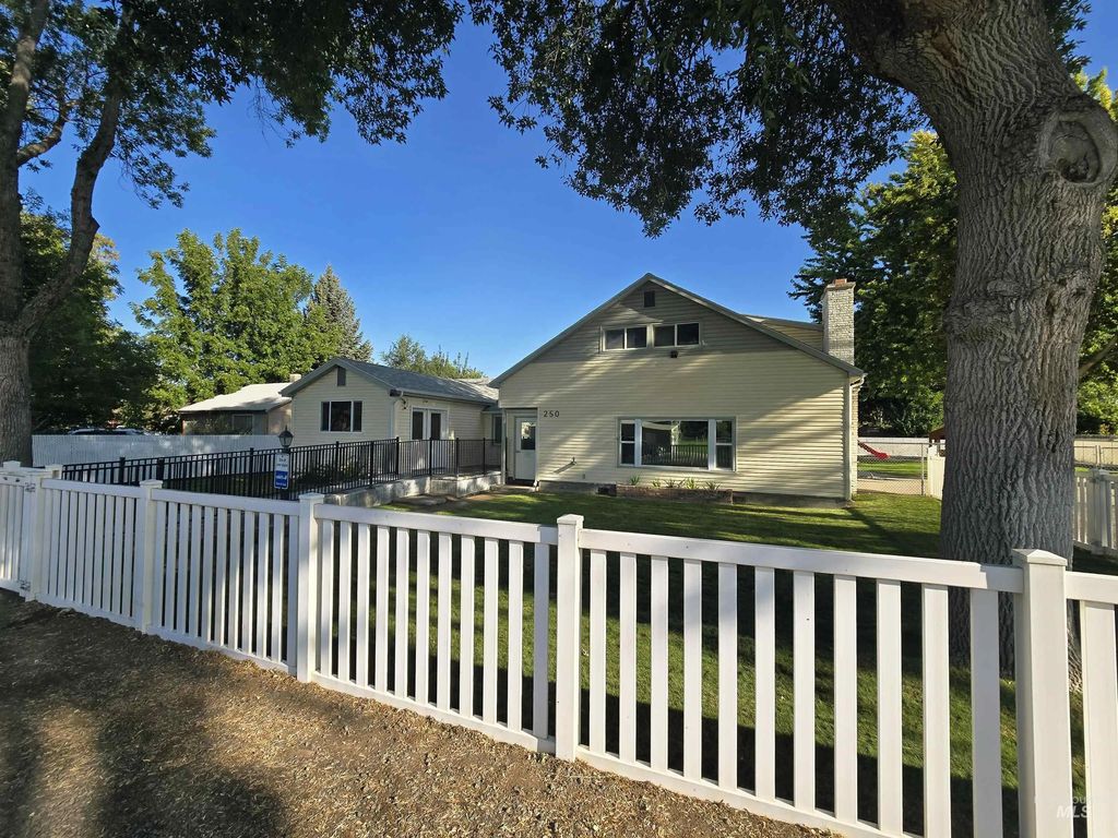 250 2nd Ave E, Wendell