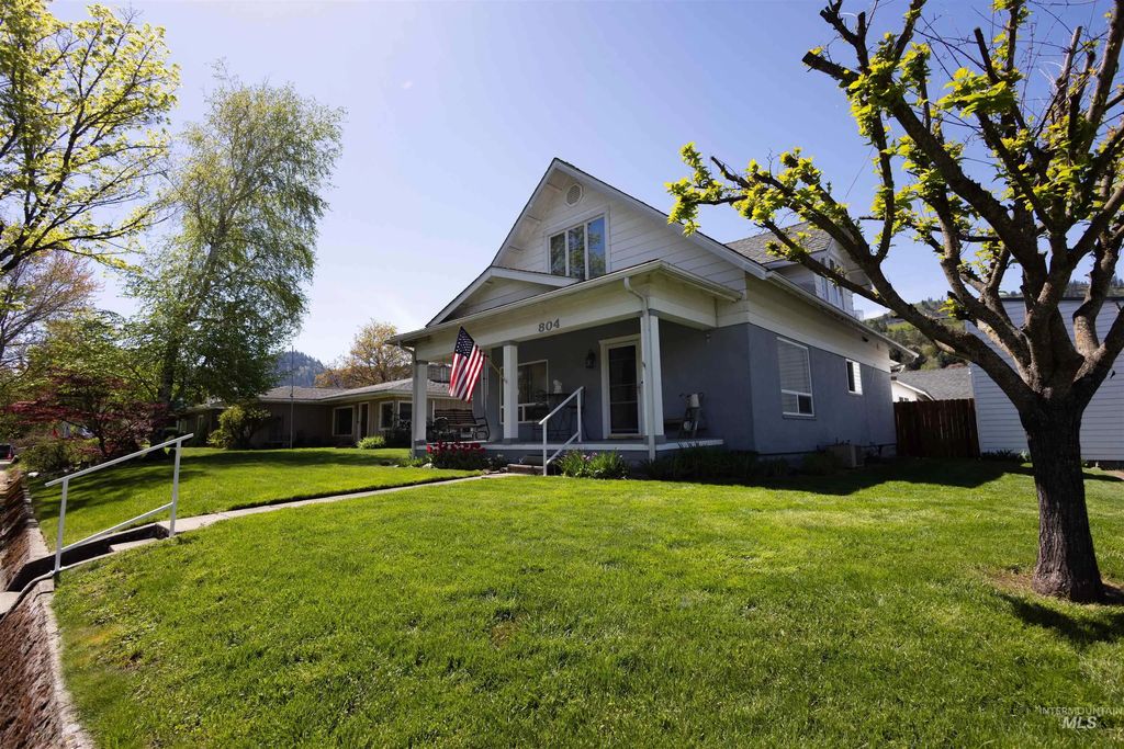 804 Maple St, Kamiah