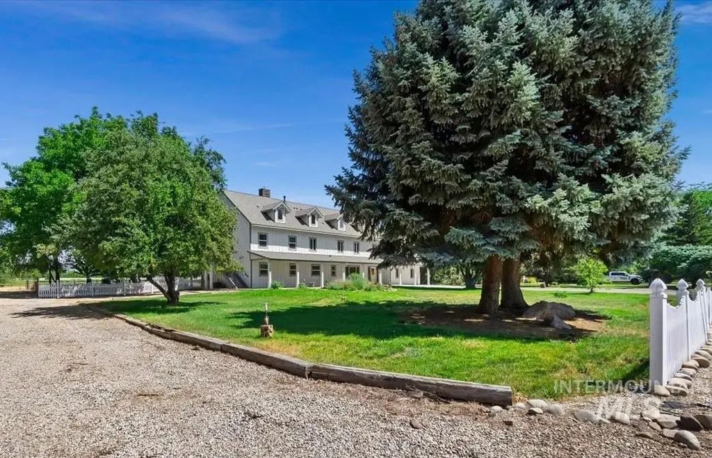 3040 N Duane Dr, Meridian