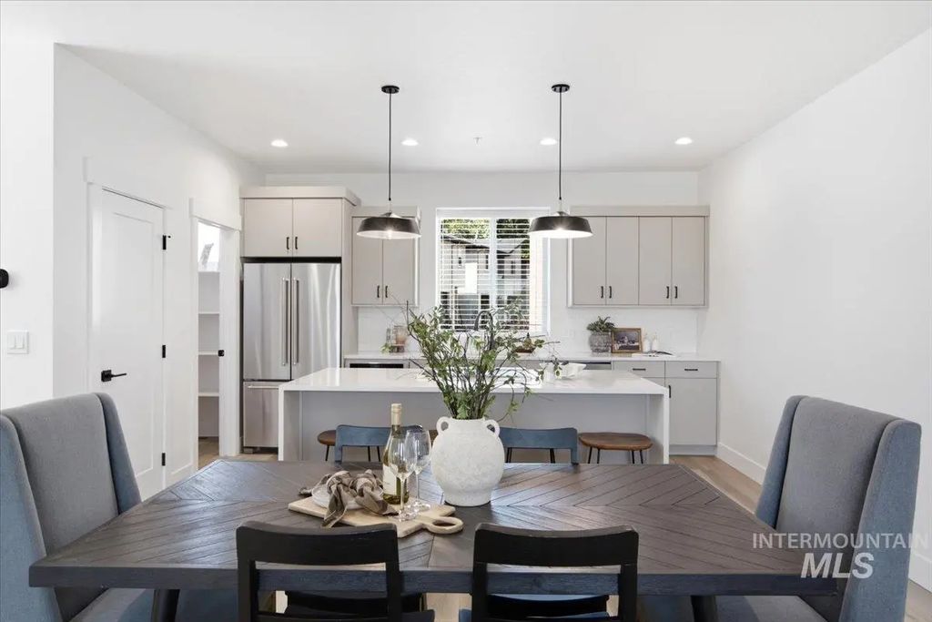 1709 S Federal Way, Boise