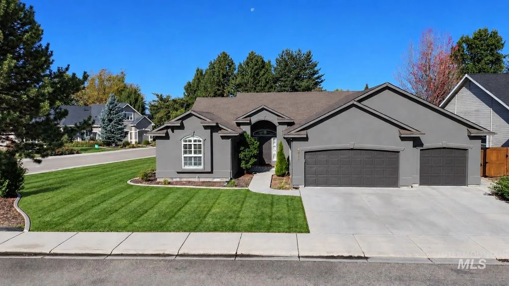 3917 N Waterloo Way, Boise