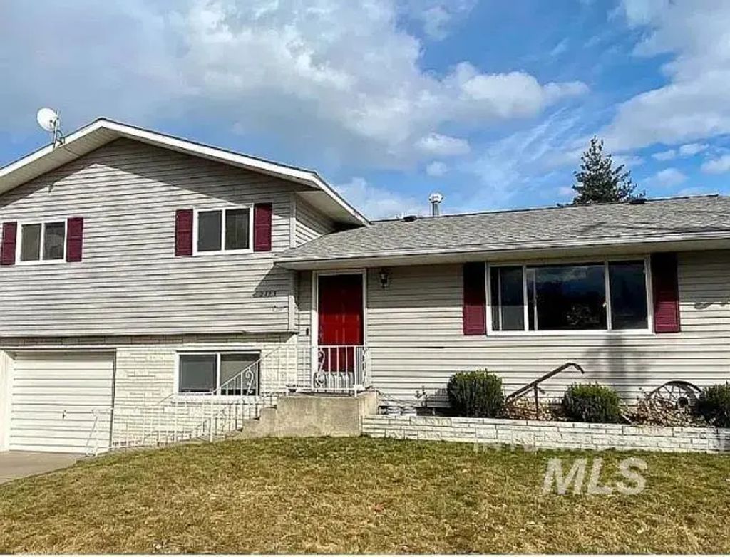 2113 Schaefer Drive, Clarkston