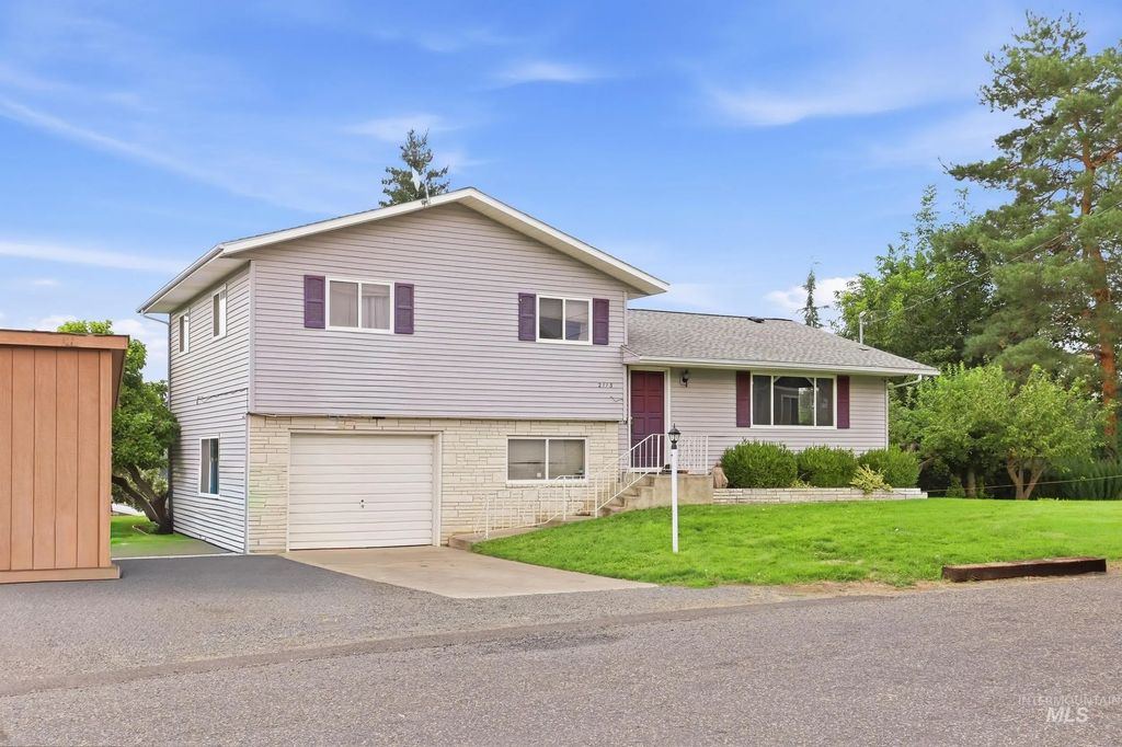 2113 Schaefer Drive, Clarkston