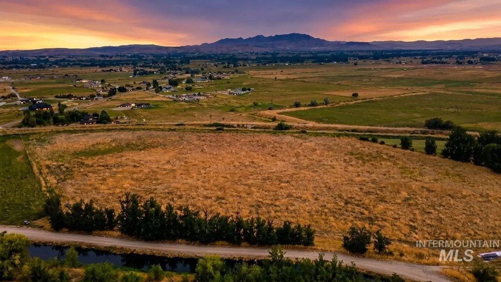 Tbd Toms Cabin Rd, Emmett